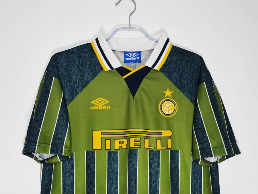 Inter Milan team for the 1995-1996 season green