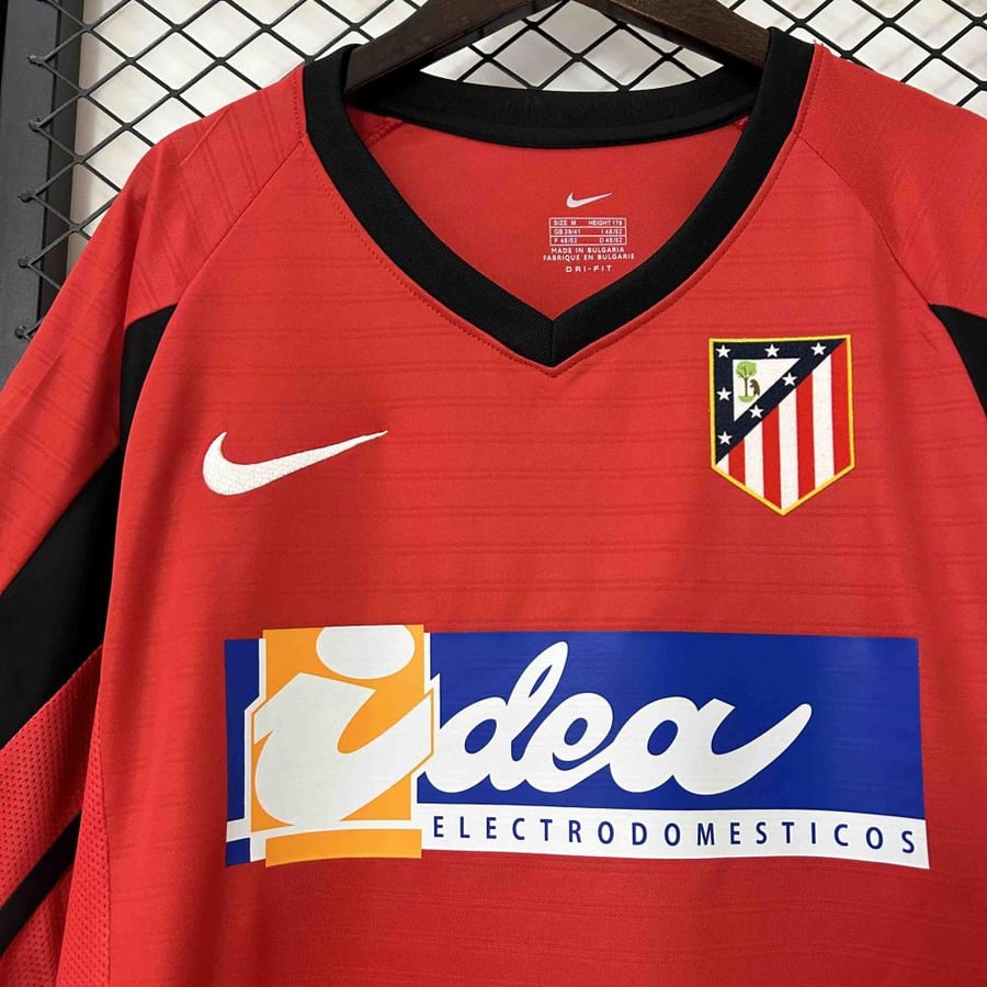 Atlético Madrid kit for the 2001-2002 season
