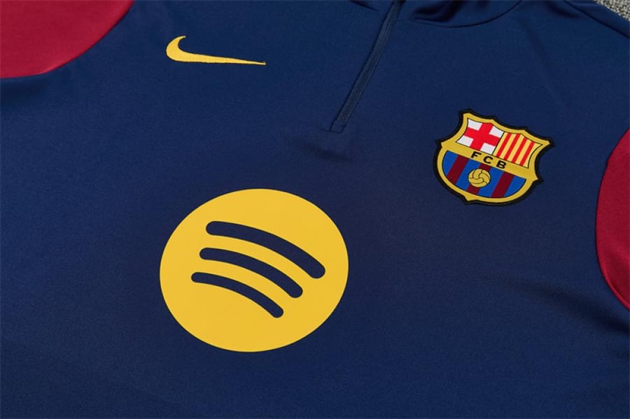 طقم تدريب شتوي برشلونة 2026-2027 كحلي