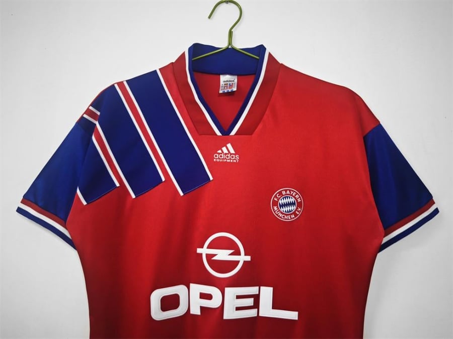 Bayern Munich kit for the 1993-1995 season