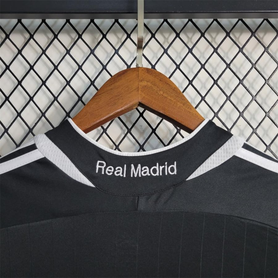 Real Madrid kit for the 2006-2007 season, black, long sleeve