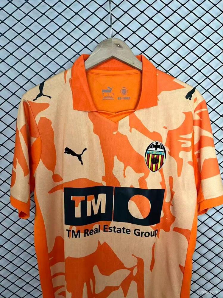 Valencia set special for the Retro Tour 2025-2026