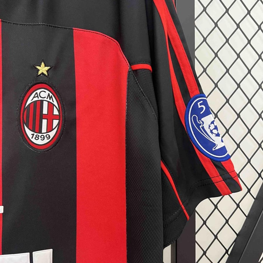 Milan kit for the 2000-2001 season, red