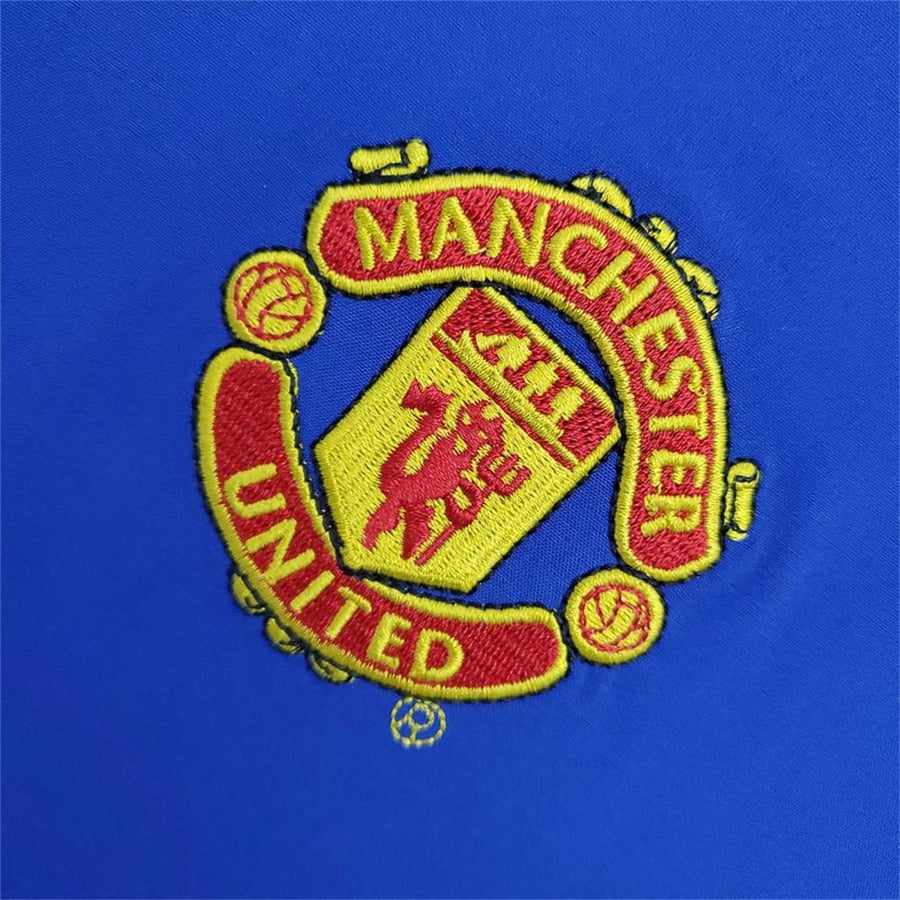 Manchester United kit 2002-2004 season blue