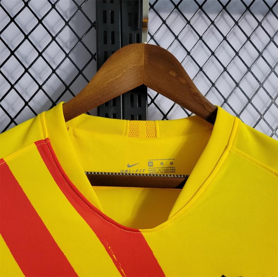 Barcelona kit 2019-2020 season yellow