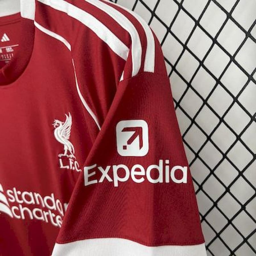 طقم ليفربول الاساسي 2025-2026 مقاس جامبو