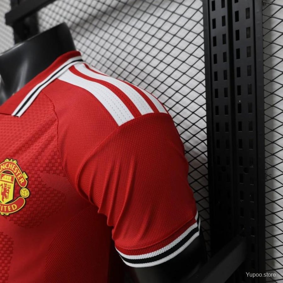 Manchester United main kit 2026-2027
