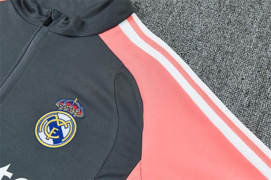 طقم تدريب شتوي ريال مدريد 2026-2027 رمادي