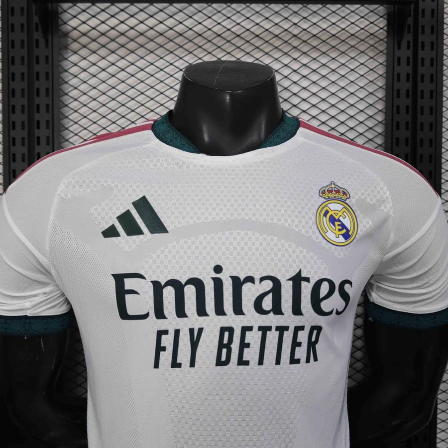 طقم ريال مدريد الاساسي  2026-2027