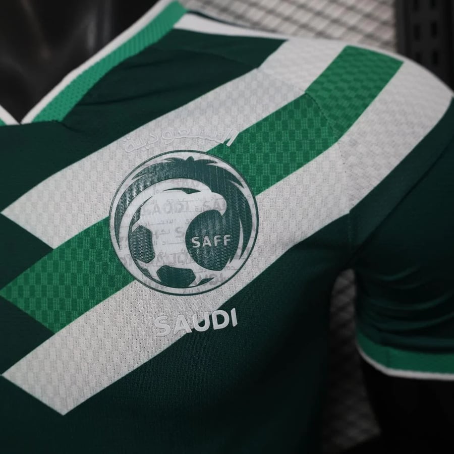 طقم المنتخب السعودي نسخة خاصة 2025-2026