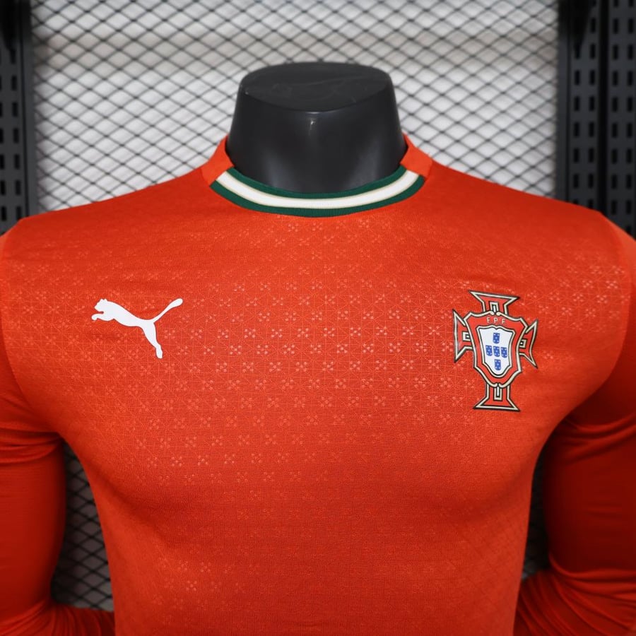 طقم منتخب البرتغال الاساسي 2024-2025 كم طويل