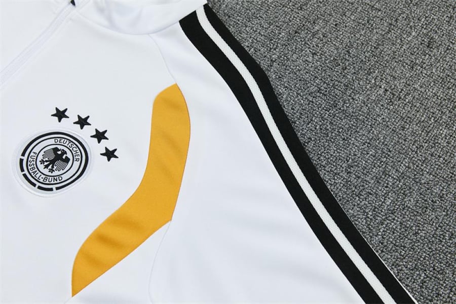 طقم تدريب شتوي منتخب المانيا 2025-2026 ابيض