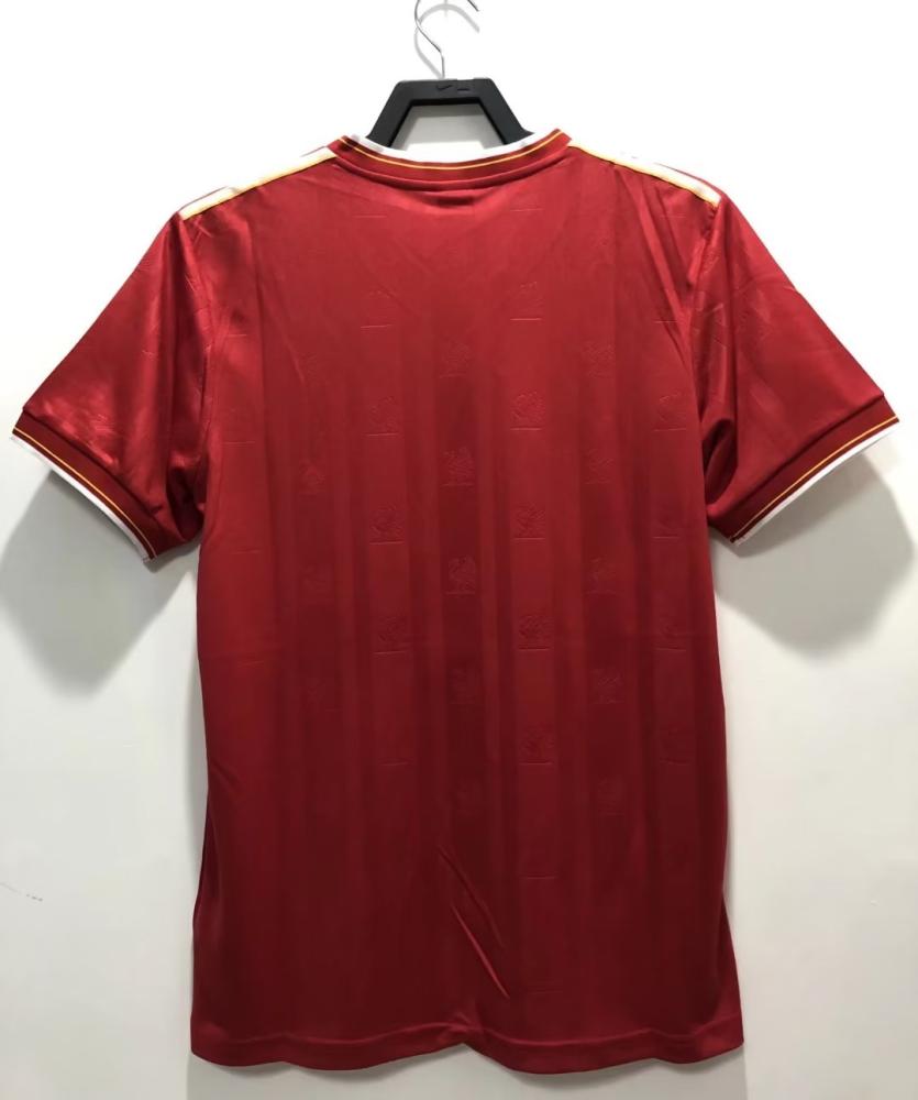Liverpool kit for the 1985-1986 season, red
