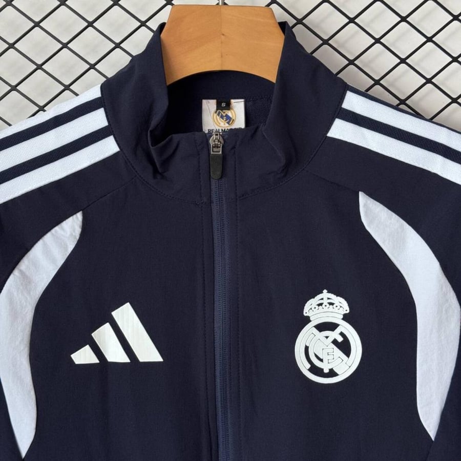 طقم تدريب شتوي ريال مدريد 2026-2027 ضد الماء اسود