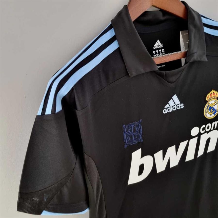 Real Madrid kit for the 2009-2010 season, black