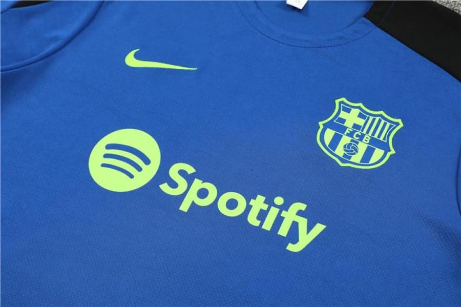 Barcelona 2024-2025 summer training set blue