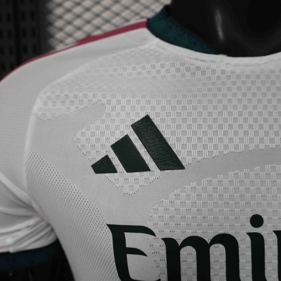 طقم ريال مدريد الاساسي  2026-2027