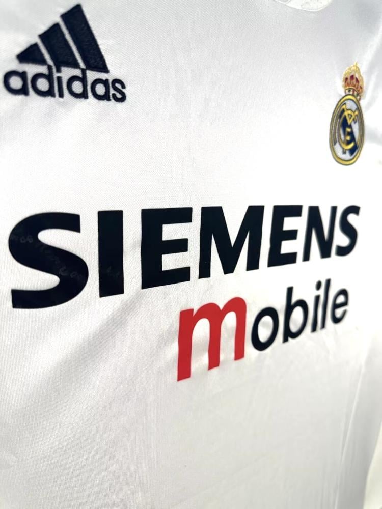 Real Madrid kit for the 2004-2005 season, white