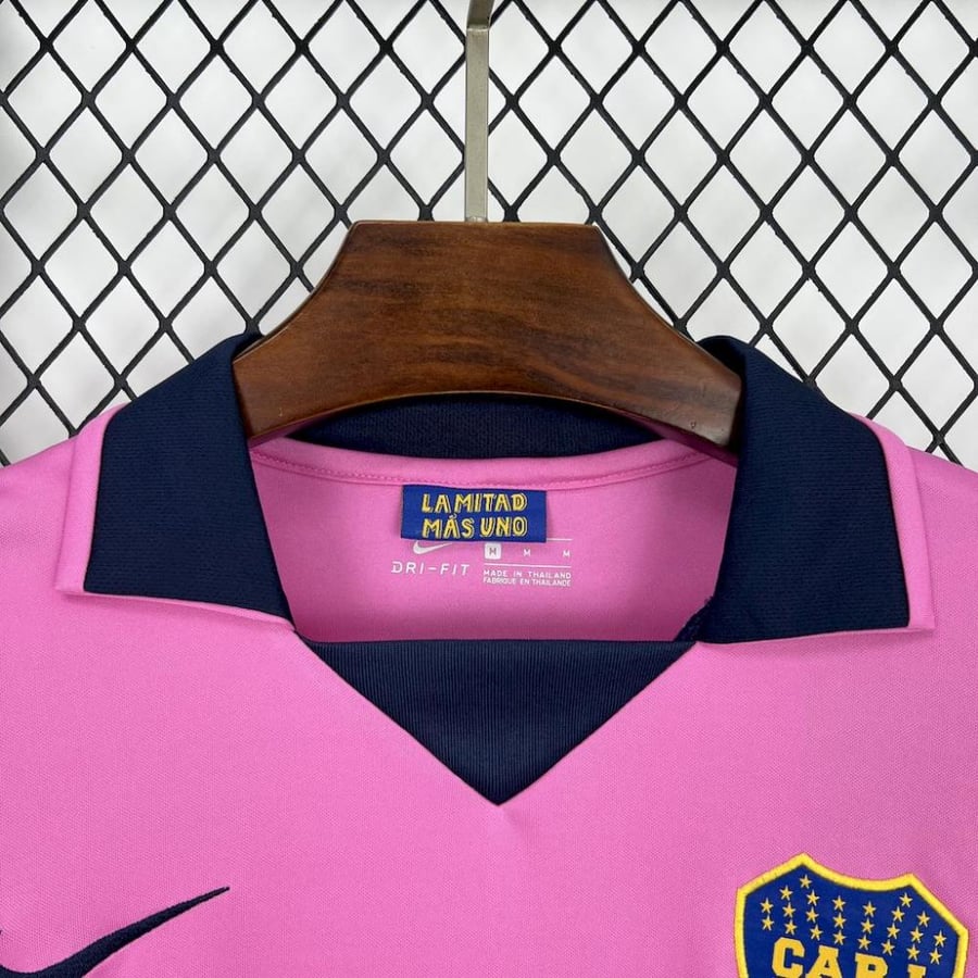 Boca Juniors set for the 2013-2014 season, long-sleeved pink