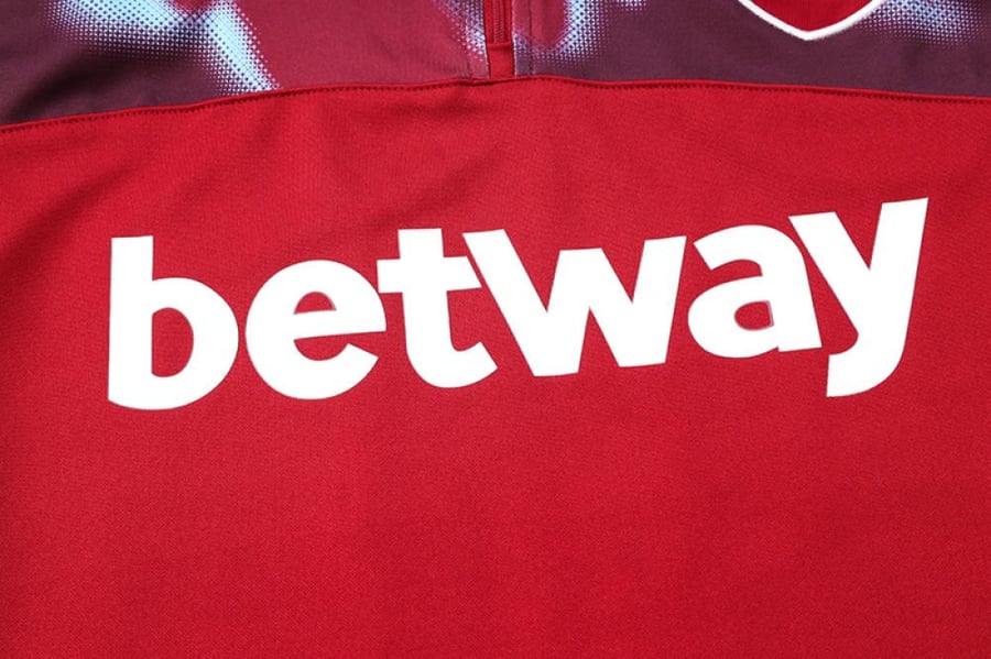 Winter training set West Ham United 2022-2023 red