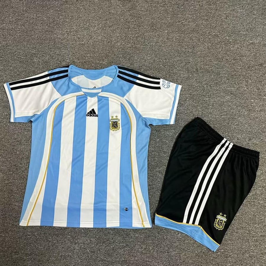 طقم منتخب الارجنتين موسم 2006 اطفال سماوي