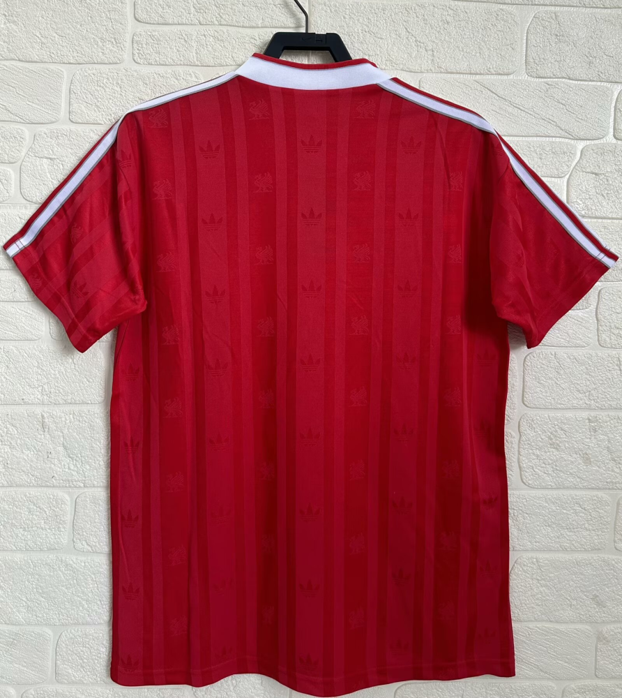Liverpool set, 1988-1989 season, red