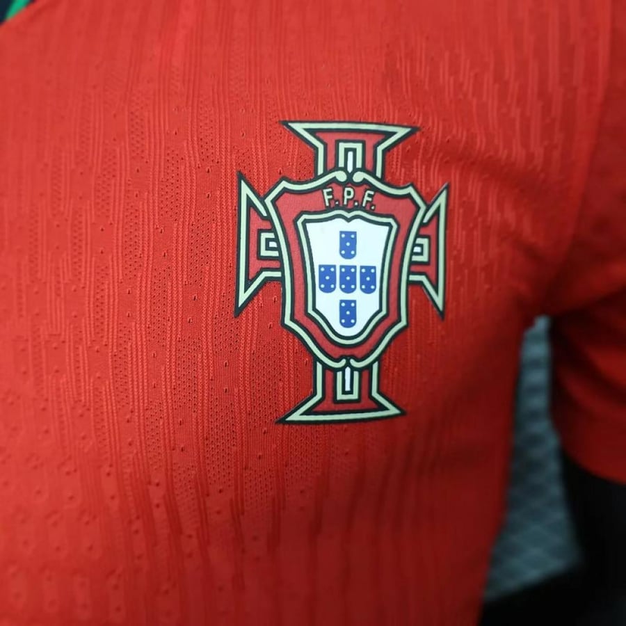 طقم منتخب البرتغال الاساسي 2023-2024