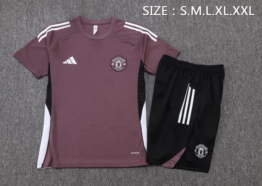 Manchester United 2025-2026 summer training set maroon