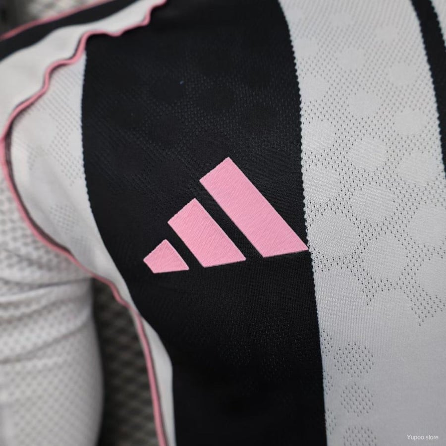 Juventus main kit 2025-2026 long sleeve