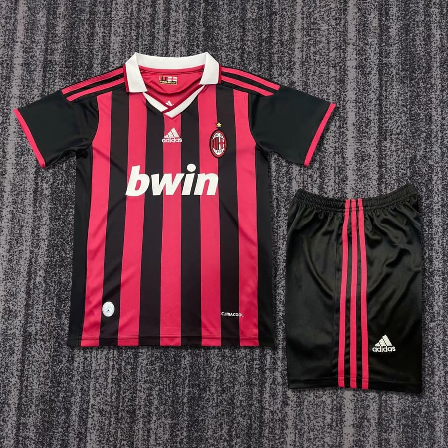 طقم ميلان موسم 2009-2010 اطفال