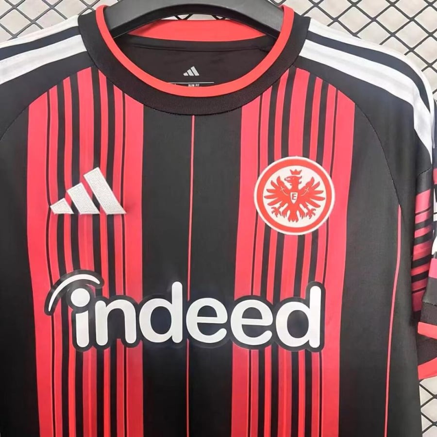 طقم فرانكفورت الاساسي 2026-2027