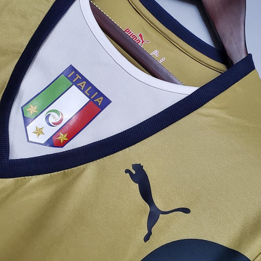 Italy goalkeeper kit 2006 season