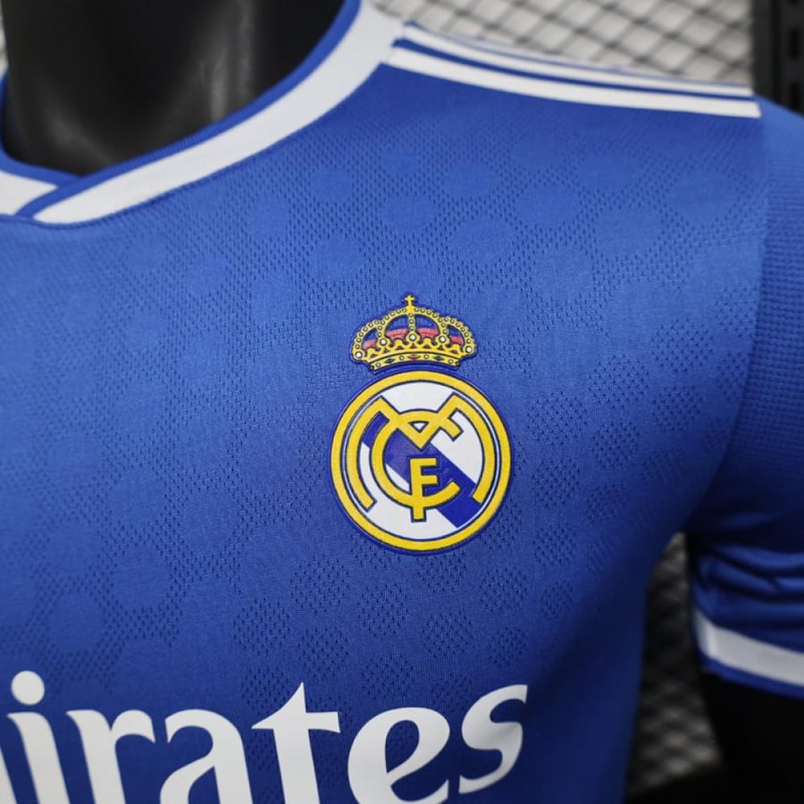 طقم ريال مدريد الثالث 2025-2026