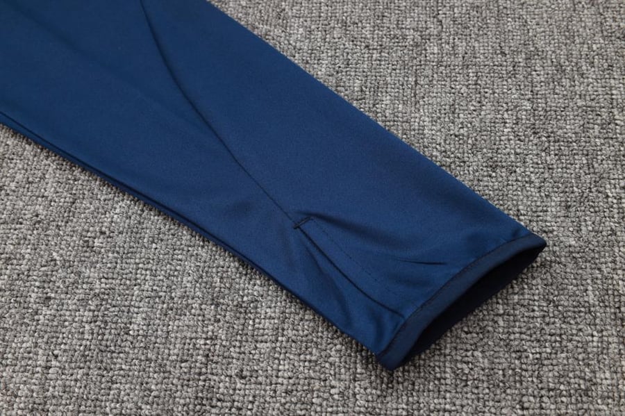 Manchester United 2024-2025 winter training set navy
