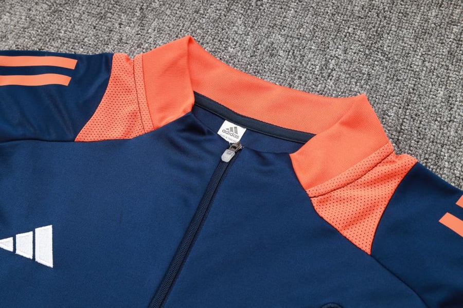 Manchester United 2024-2025 winter training set navy