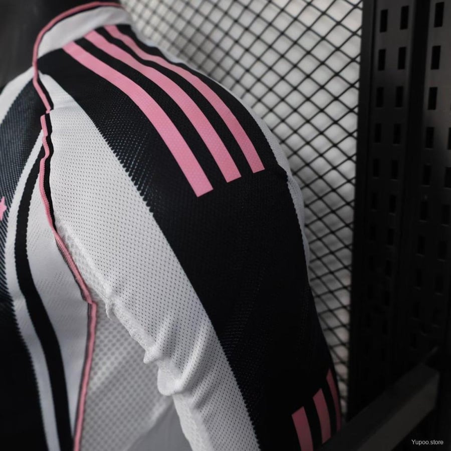Juventus main kit 2025-2026 long sleeve
