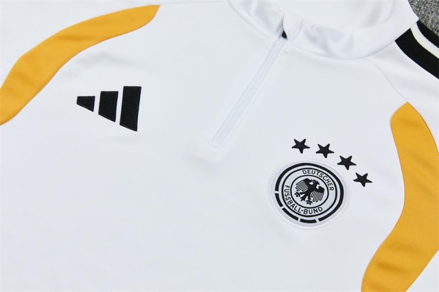 طقم تدريب شتوي منتخب المانيا 2025-2026 ابيض