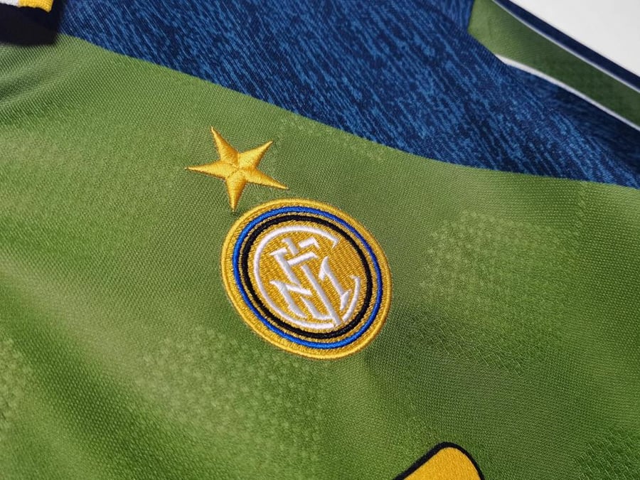 Inter Milan team for the 1995-1996 season green