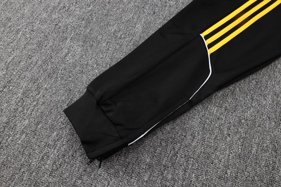 Winter training set Real Madrid 2025-2026 black full zip