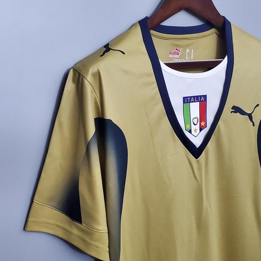 Italy goalkeeper kit 2006 season