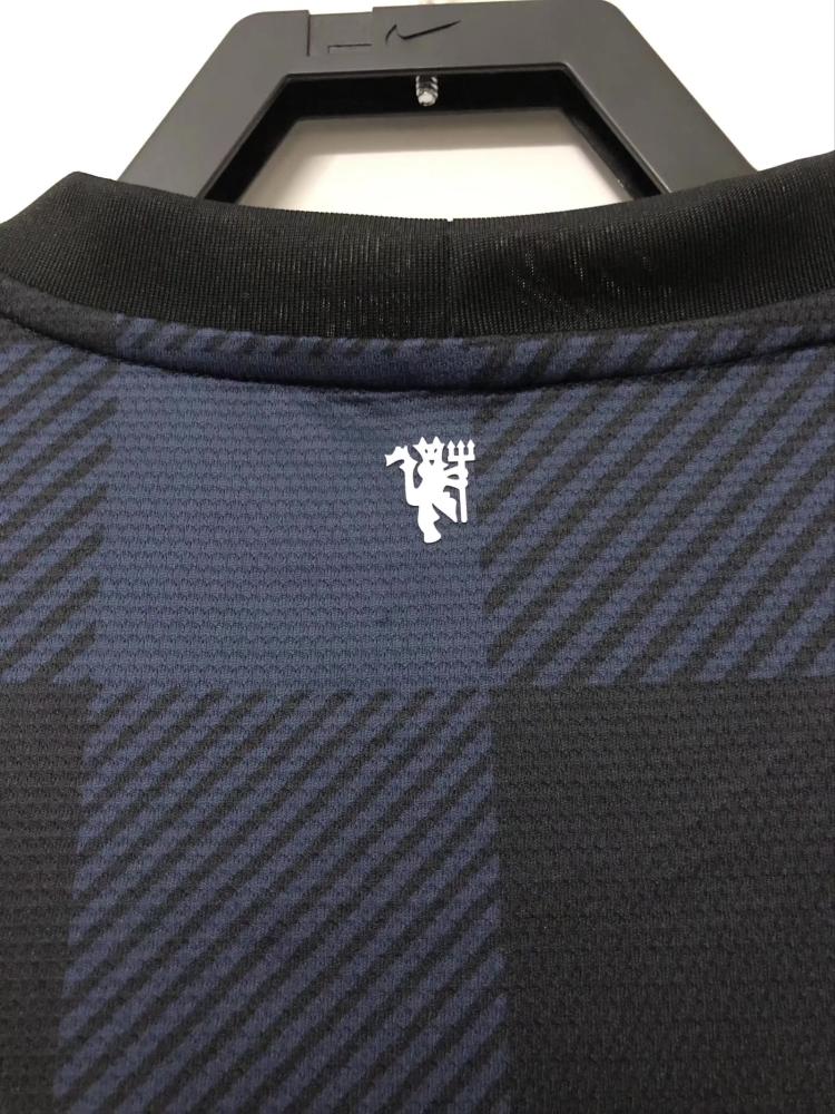 Manchester United kit for the 2013-2014 season, black