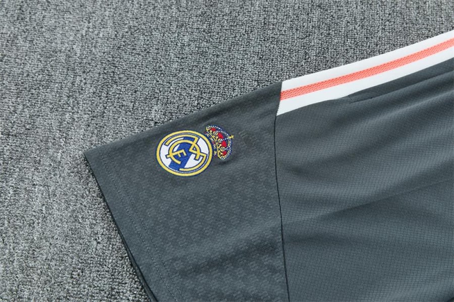 طقم تدريب صيفي ريال مدريد 2026-2027 رمادي
