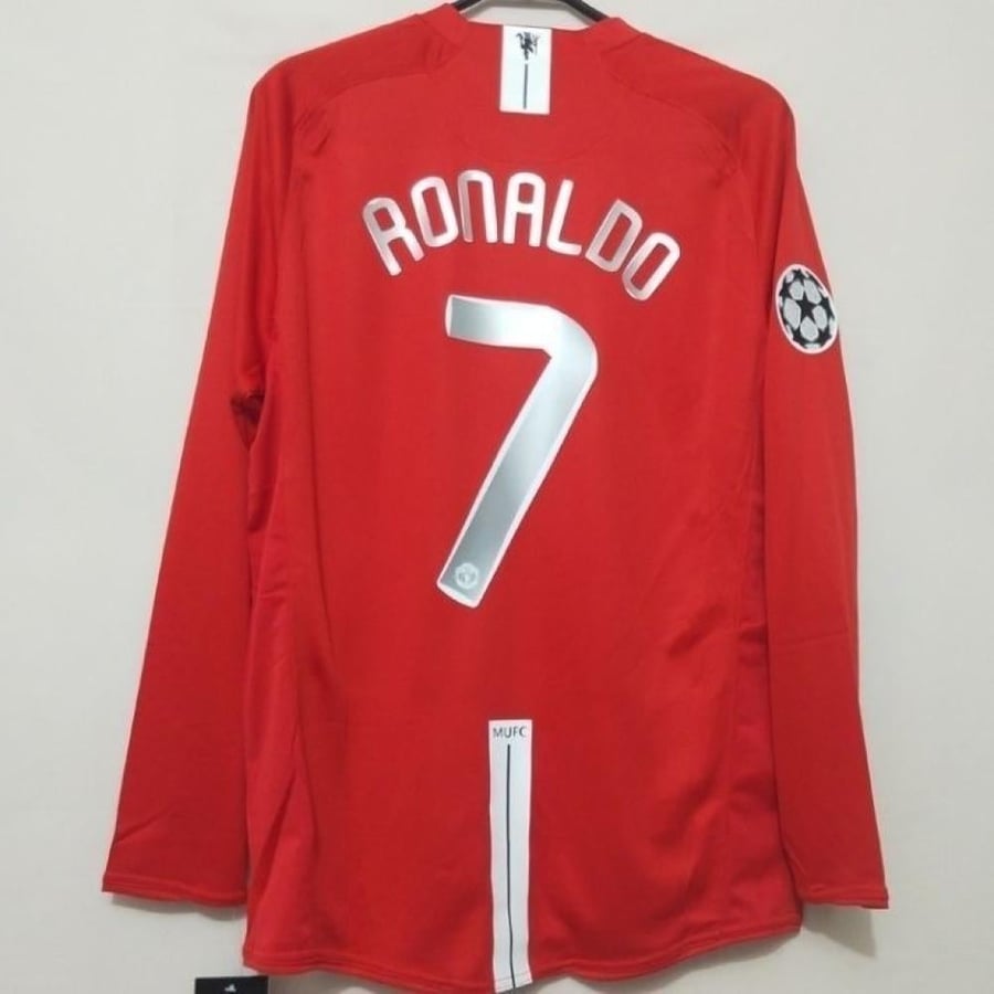 Manchester United kit for the 2007-2008 season, long sleeve, red