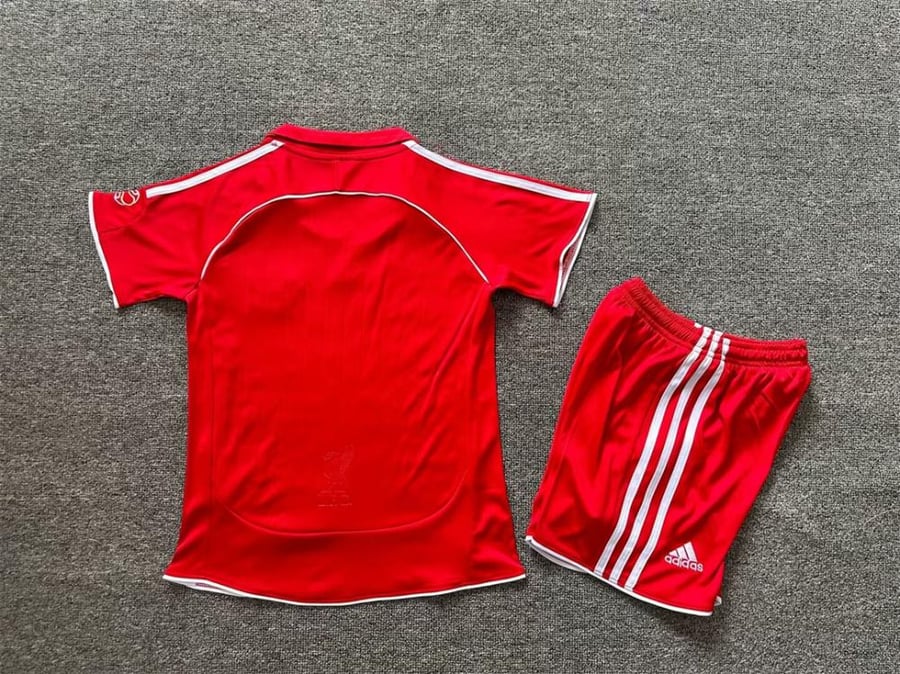 طقم ليفربول موسم 2006-2007 اطفال