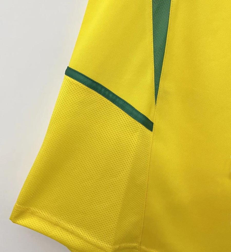 Brazil national team set, 2001-2002 season, yellow