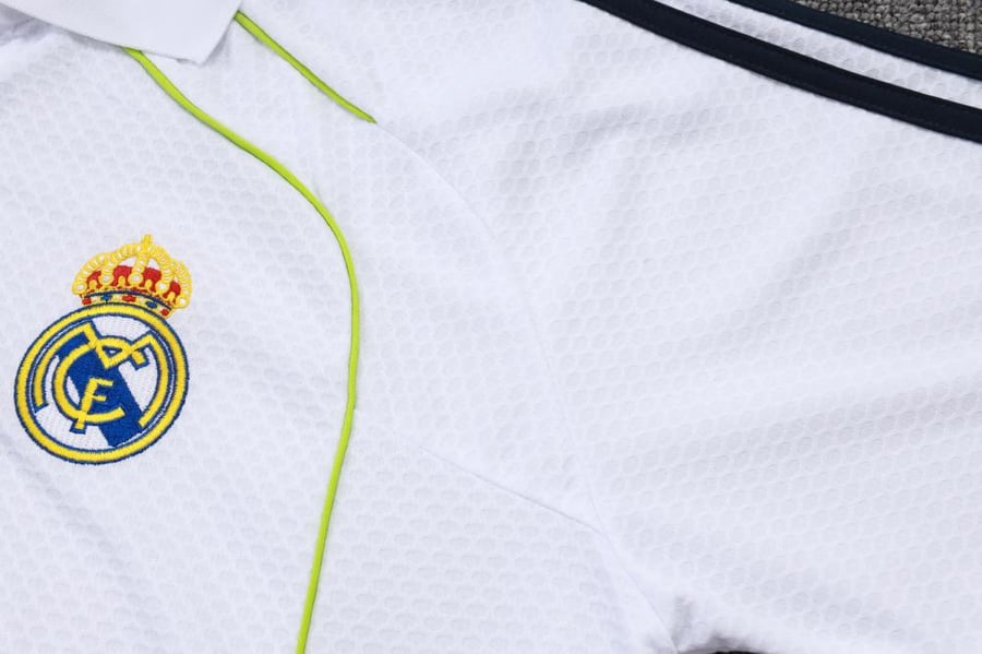 طقم تدريب صيفي بولو ريال مدريد 2025-2026 ابيض