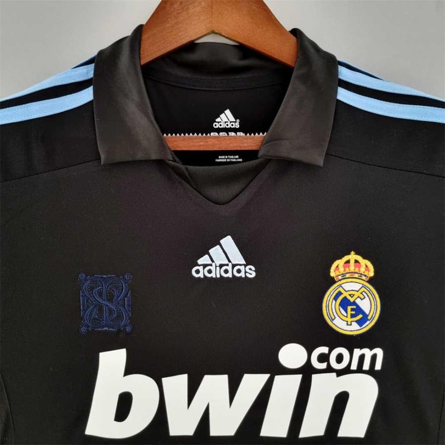 Real Madrid kit for the 2009-2010 season, black