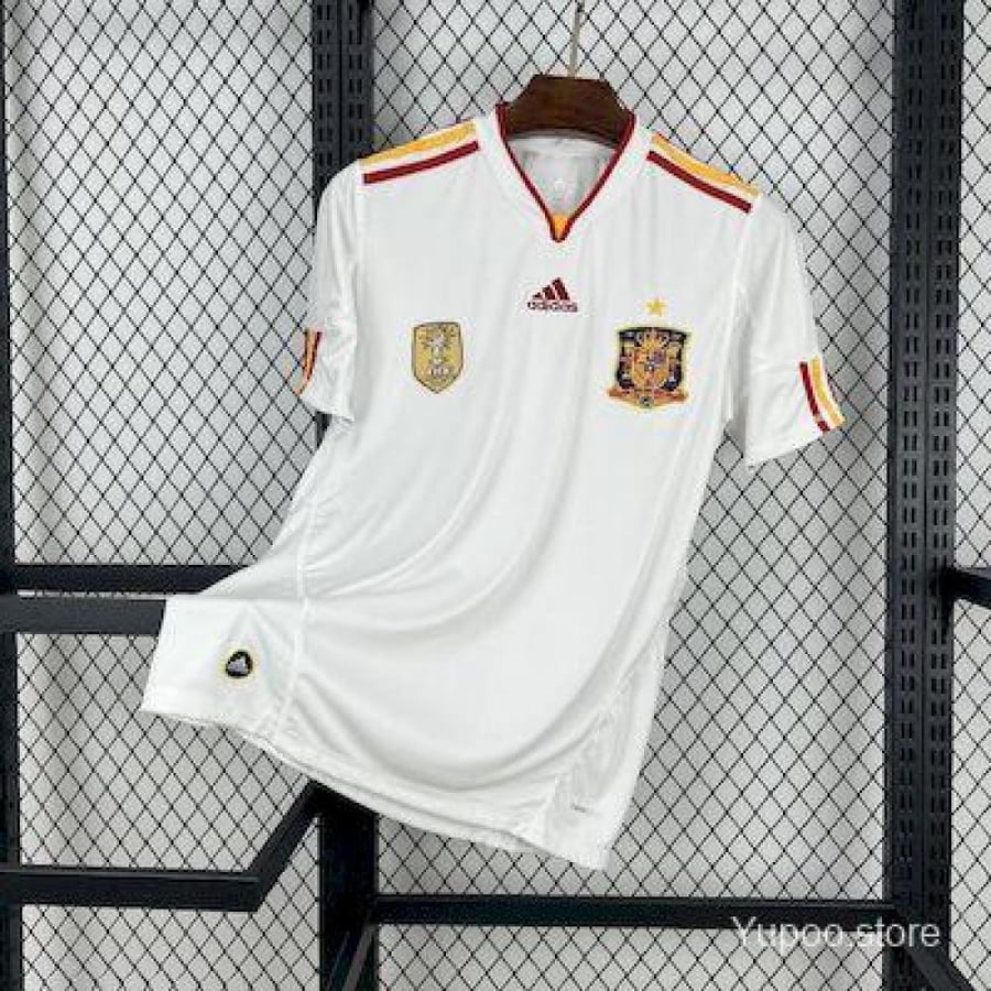 طقم منتخب اسبانيا موسم 2011 ابيض