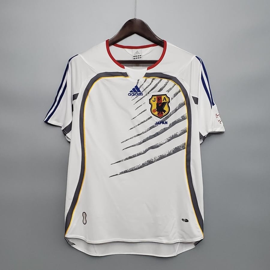 طقم منتخب اليابان موسم 2006 ابيض
