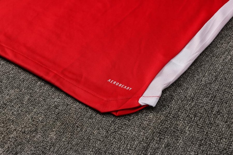 Winter training set Ajax 2021-2022 red